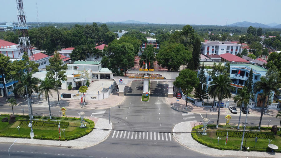 Một góc trung tâm xã Tân Phú.