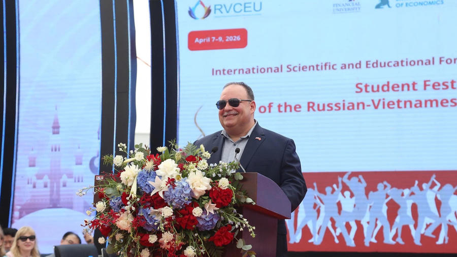 GS. Stanislav Prokofiev - Hiệu trưởng Trường Đại học Tài chính trực thuộc Chính phủ Liên bang Nga phát biểu.