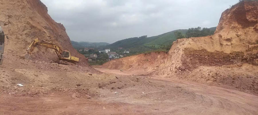 Khu vực công ty BĐS Thành Nam khai thác trái phép. Ảnh T.P