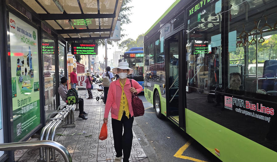 TP HCM đề xuất quét thẻ, định danh điện tử để đi xe buýt miễn phí. Ảnh minh hoạ.