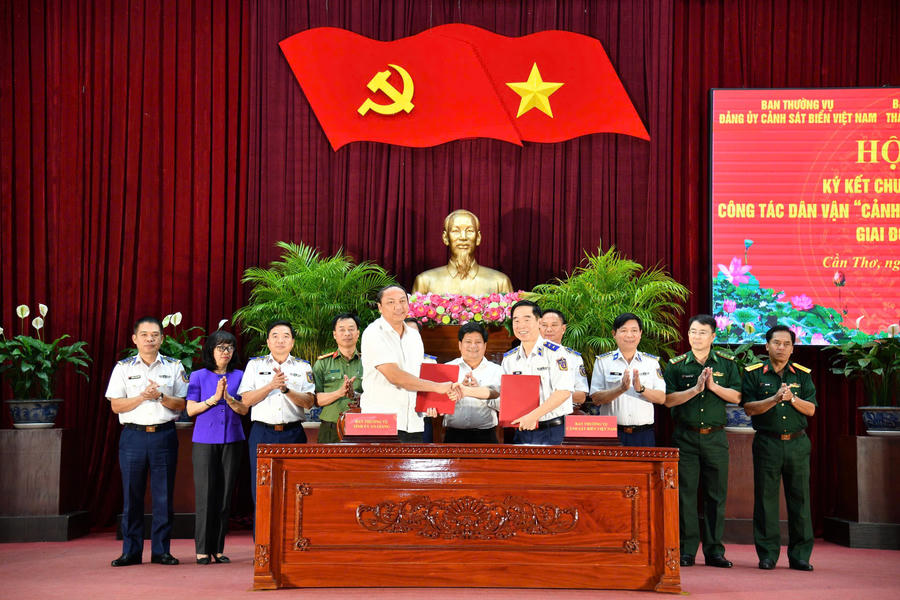 Lễ Ký kết Chương trình phối hợp công tác dân vận “Cảnh sát biển đồng hành với ngư dân” giai đoạn 2026 - 2030.