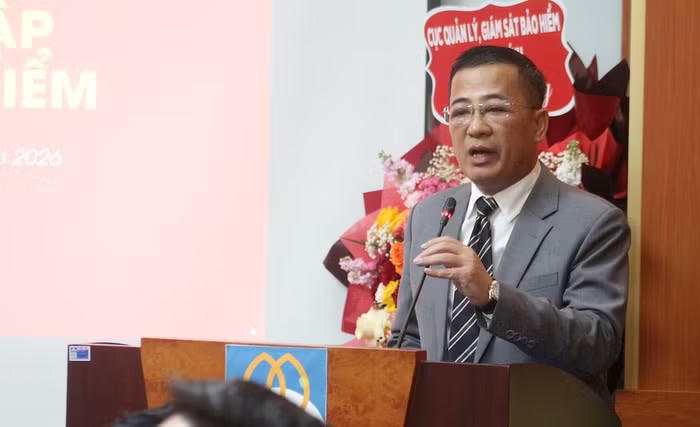 Nhà báo Nguyễn Phong Cầm phát biểu cảm ơn và nhận nhiệm vụ trên cương vị mới.