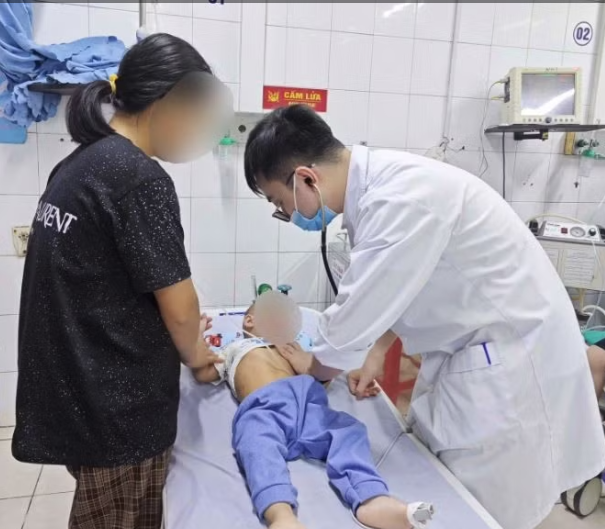 Sau khi được cấp cứu sức khỏe cháu bé đã ổn định.