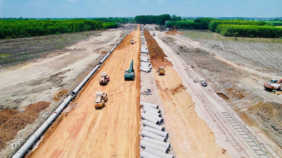 Tuyến 25C tăng tốc về đích.