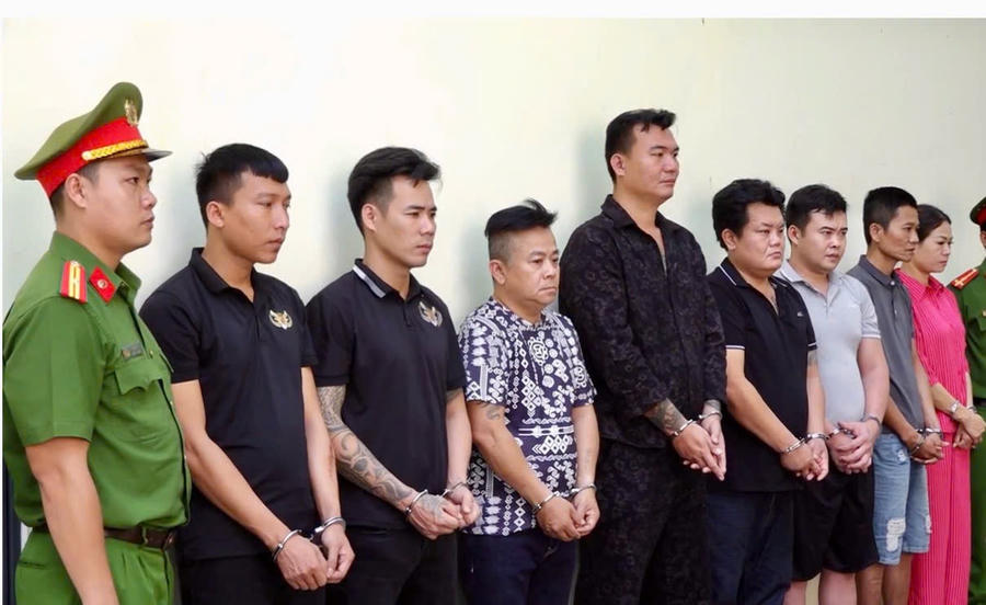 Các đối tượng bị khởi tố tại Cơ quan điều tra.