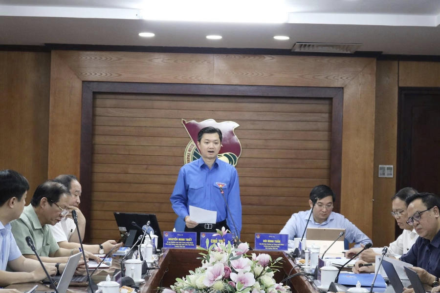 Anh Nguyễn Minh Triết chia sẻ tại hội nghị.