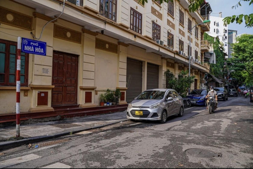 Vì nằm cạnh đền Hỏa Thần nên đường phố này có tên là phố Nhà Hỏa