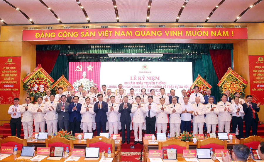 Thủ tướng Lê Minh Hưng và các đại biểu dự lễ kỷ niệm. Ảnh: BCA