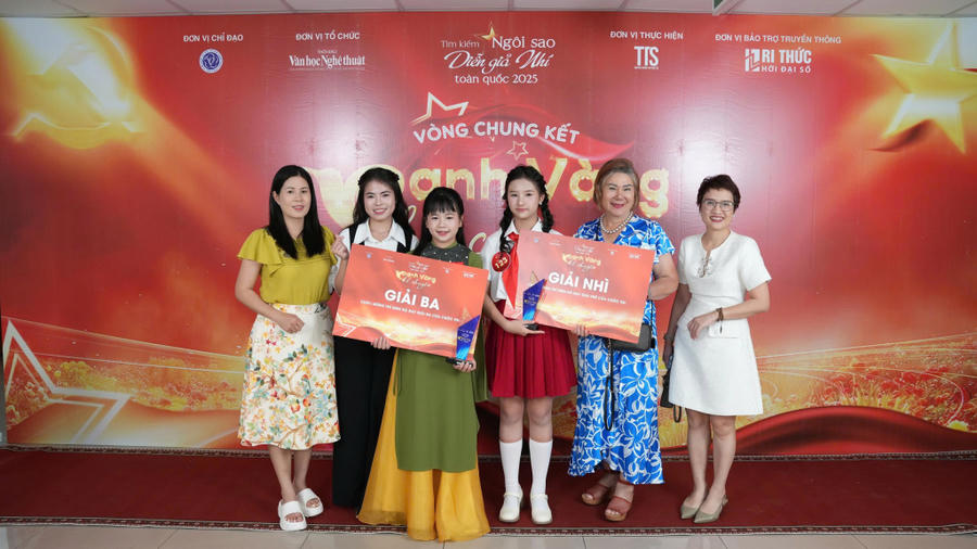 2 thí sinh Quảng Ninh đoạt giải Cuộc thi tìm kiếm ngôi sao diễn giả nhí toàn quốc “Oanh Vàng kể chuyện".