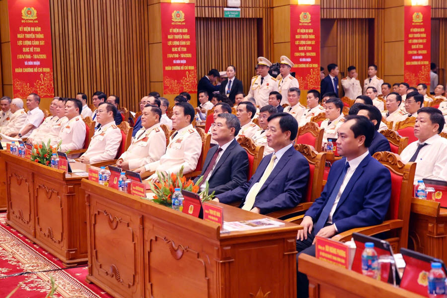 Thủ tướng Lê Minh Hưng và các đại biểu tham dự lễ kỷ niệm. Ảnh: BCA