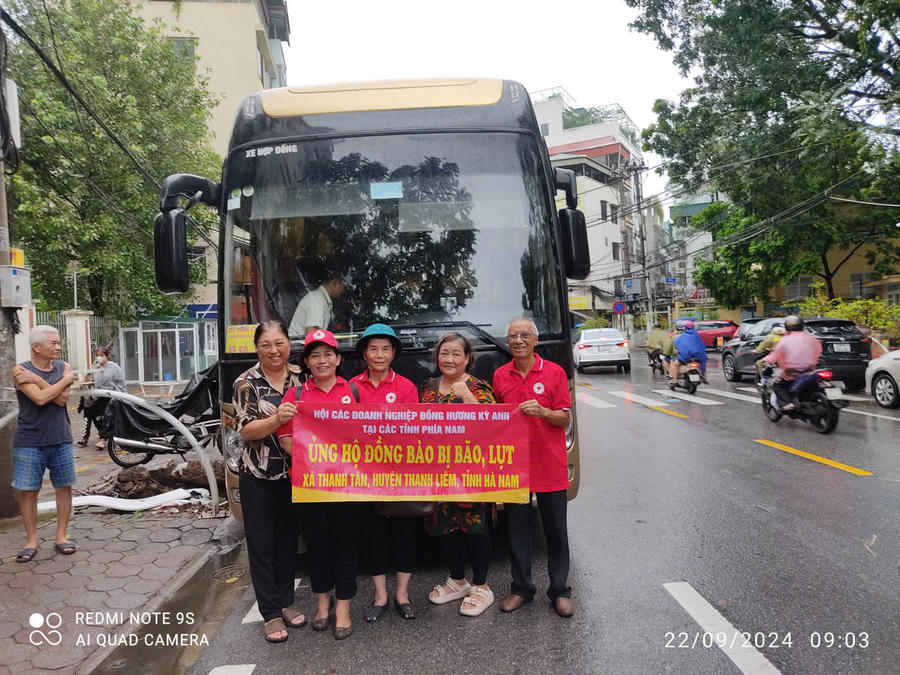 Bà Nguyễn Thị Kim Oanh vận động ủng hộ người dân Miền Trung được hơn 20 tấn hàng.