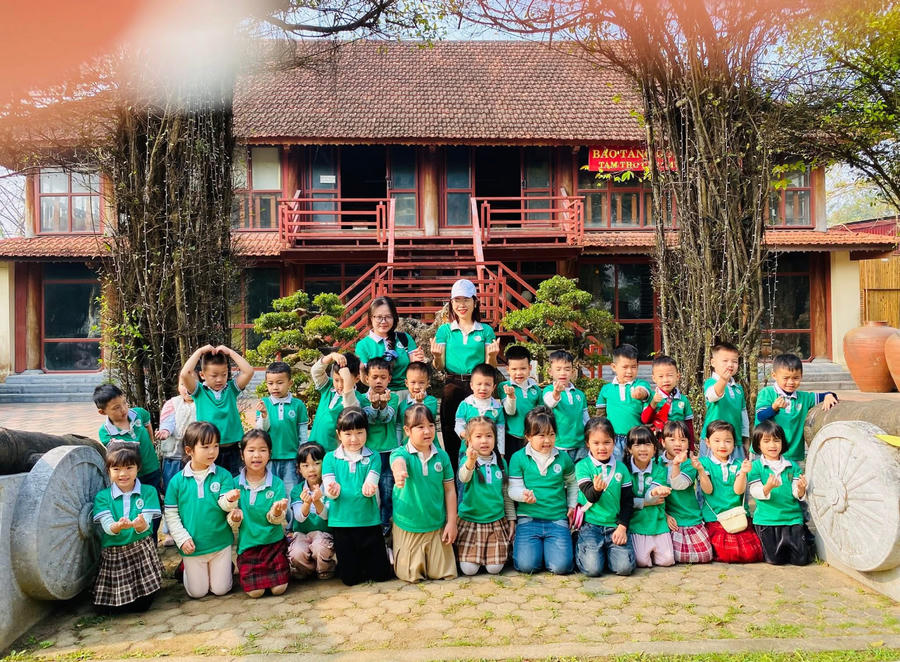 Giáo viên được yêu cầu phải có khả năng ứng dụng công nghệ thông tin trong hoạt động nghề nghiệp