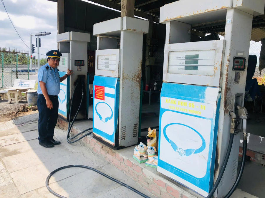 Lực lượng chức năng kiểm tra.&nbsp;(Ảnh:&nbsp;dms.gov.vn)