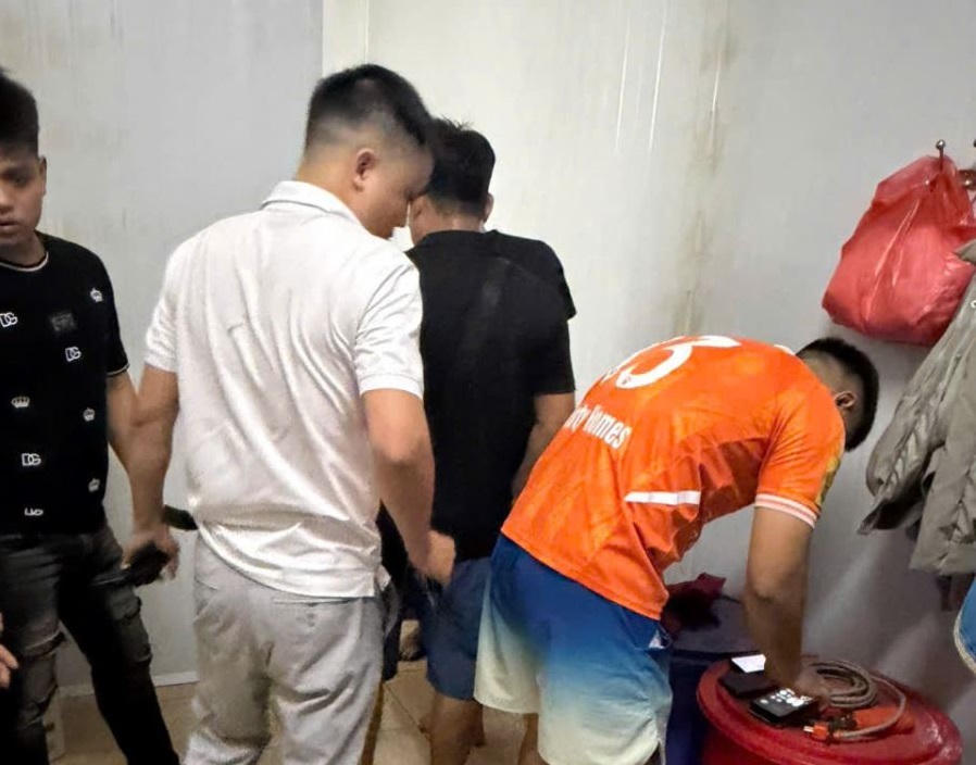 Lực lượng chức năng liên tiếp bắt giữ các đối tượng liên quan đến ma túy tại nhiều địa điểm khác nhau trên địa bàn. Ảnh:&nbsp;Công an tỉnh Phú Thọ