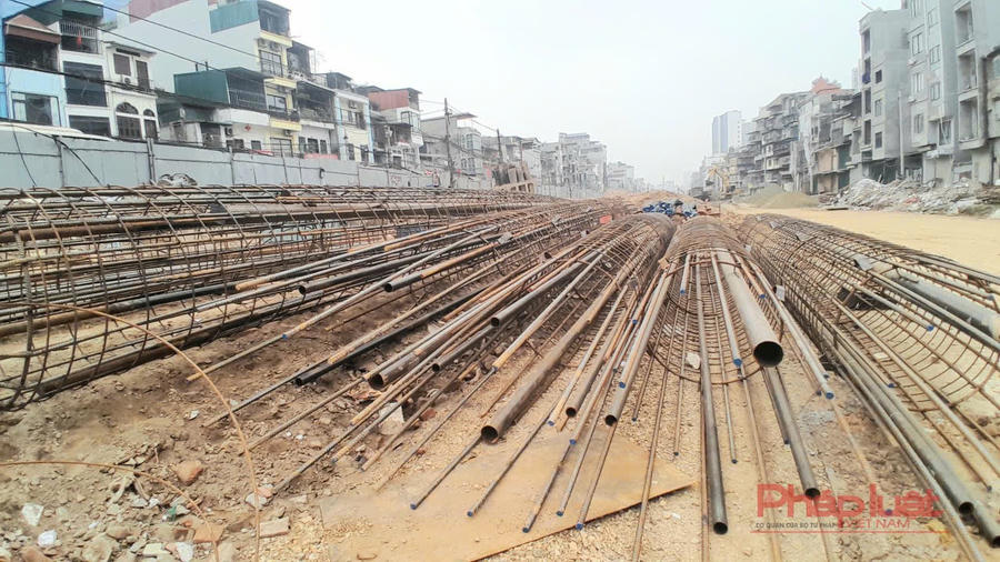 Thủ tướng yêu cầu xử lý nghiêm khắc các chủ đầu tư, Ban quản lý dự án, tổ chức, cá nhân gây khó khăn, cản trở, thiếu trách nhiệm làm chậm tiến độ giao vốn, giải ngân. (Ảnh: Như Trường).