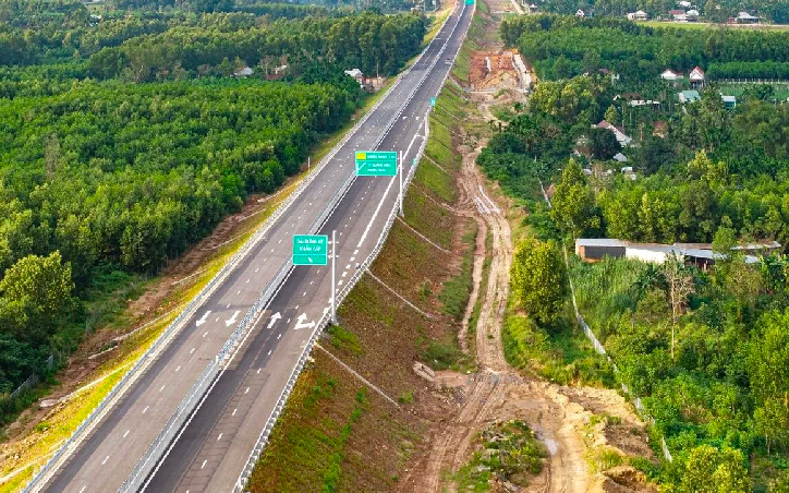 Cục Đường bộ Việt Nam đề xuất bổ sung 3 tuyến cao tốc gồm: Lạng Sơn - Thái Nguyên - Tuyên Quang - Yên Bái - Sơn La; Phan Thiết - Bảo Lộc - Gia Nghĩa và Việt Trì - Hòa Bình - Ảnh: Báo XD
