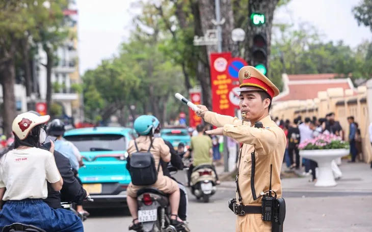 Hà Nội phân luồng giao thông dịp nghỉ lễ 30/4 – 1/5 và Giỗ Tổ Hùng Vương. Ảnh minh hoạ.