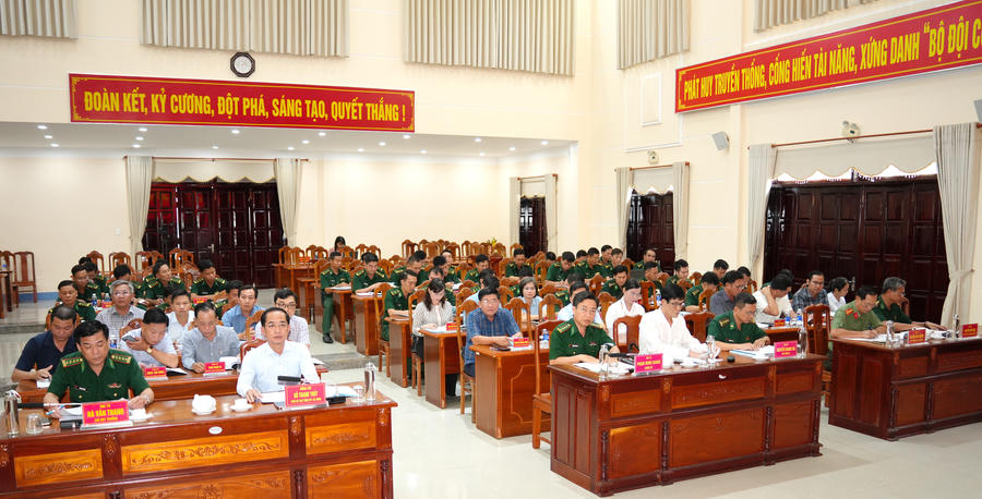 Đại biểu tham dự Hội nghị.