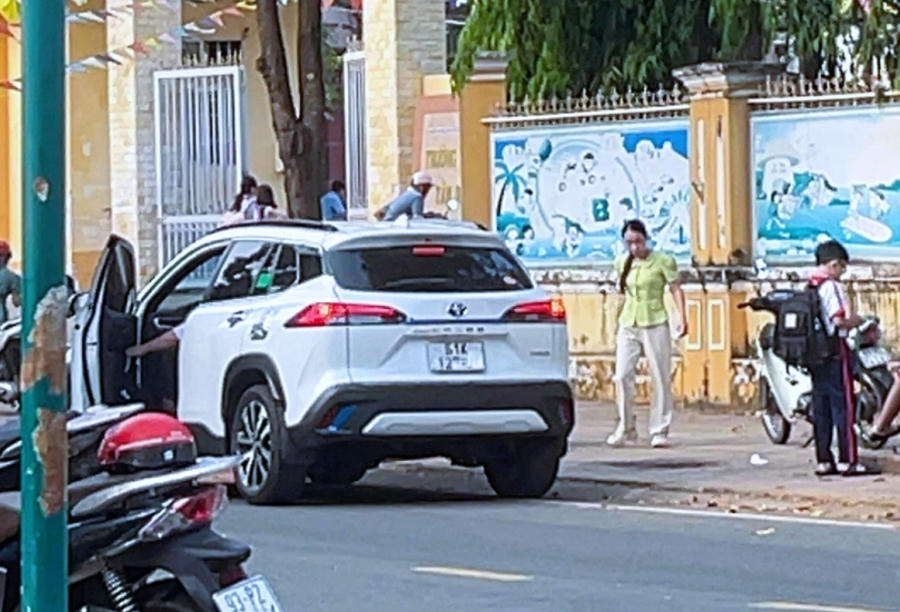 Hình ảnh phương tiện đi vào đường cấm.