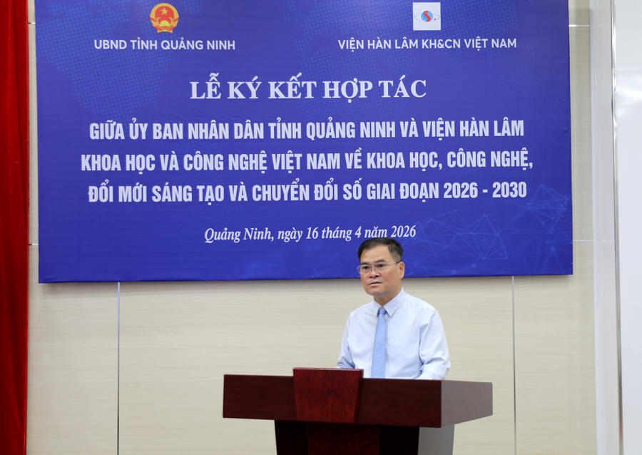 Ông Bùi Văn Khắng ,Chủ tịch UBND tỉnh Quảng Ninh phát biểu tại lễ ký kết hợp tác