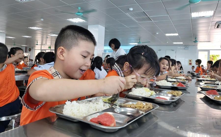 Hà Nội yêu cầu suất ăn của học sinh phải được công khai, không để xảy ra khuất tất. Ảnh minh họa.