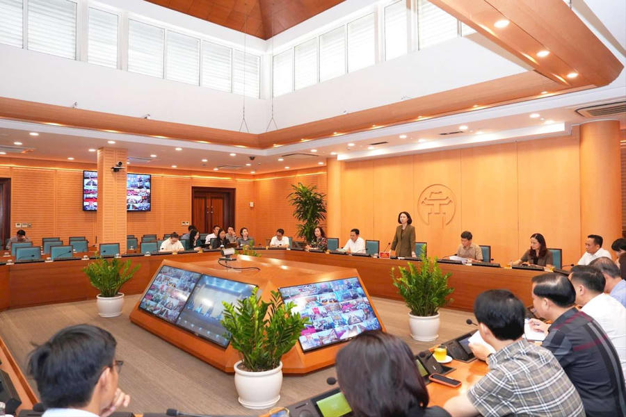 Cuộc họp đánh giá kết quả khắc phục các “điểm nghẽn” về an toàn thực phẩm. Ảnh: Hoa Linh.