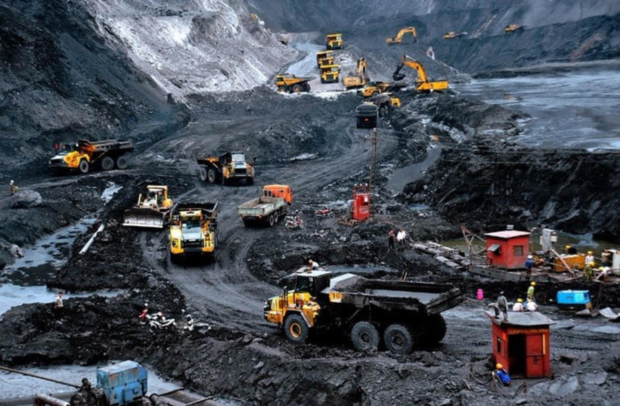 Trước ngày 30/1 hàng năm, UBND các tỉnh phải báo cáo tình hình xuất khẩu khoáng sản trên địa bàn để Bộ Xây dựng tổng hợp, trình Thủ tướng Chính phủ. Ảnh IT