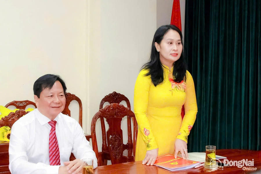 Bà Đặng Minh Nguyệt phát biểu nhận nhiệm vụ. (ẢNh: Báo Đồng Nai).
