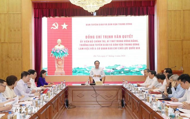 Trưởng Ban Tuyên giáo và Dân vận Trung ương Trịnh Văn Quyết làm việc với các cơ quan thông tấn, báo chí chủ lực quốc gia. Ảnh: TTXVN
