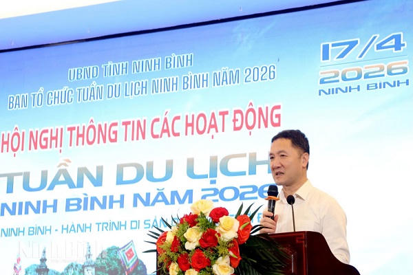 Ông Bùi Văn Mạnh, Tỉnh ủy viên, Giám đốc Sở Du lịch, Trưởng Ban tổ chức Tuần Du lịch Ninh Bình phát biểu tại hội nghị.