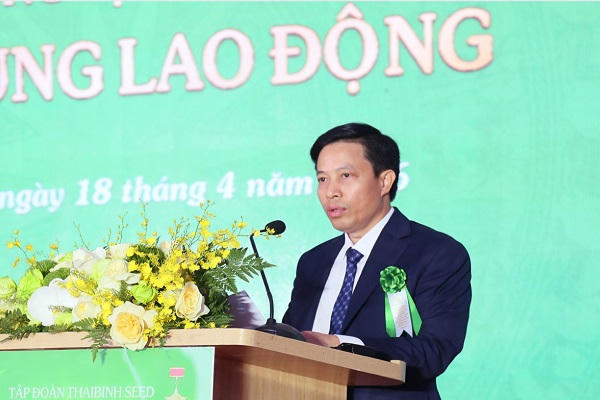 Phó Chủ tịch UBND tỉnh Hưng Yên, ông Lại Văn Hoàn&nbsp;phát biểu tại buổi lễ.