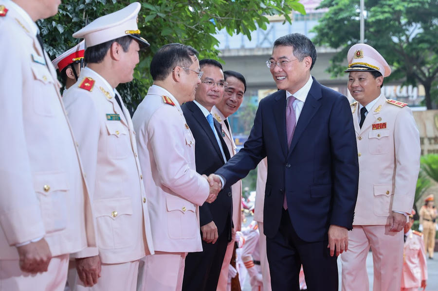 Thủ tướng Lê Minh Hưng và Bộ trưởng Bộ Công an, Đại tướng Lương Tam Quang tham dự buổi lễ.