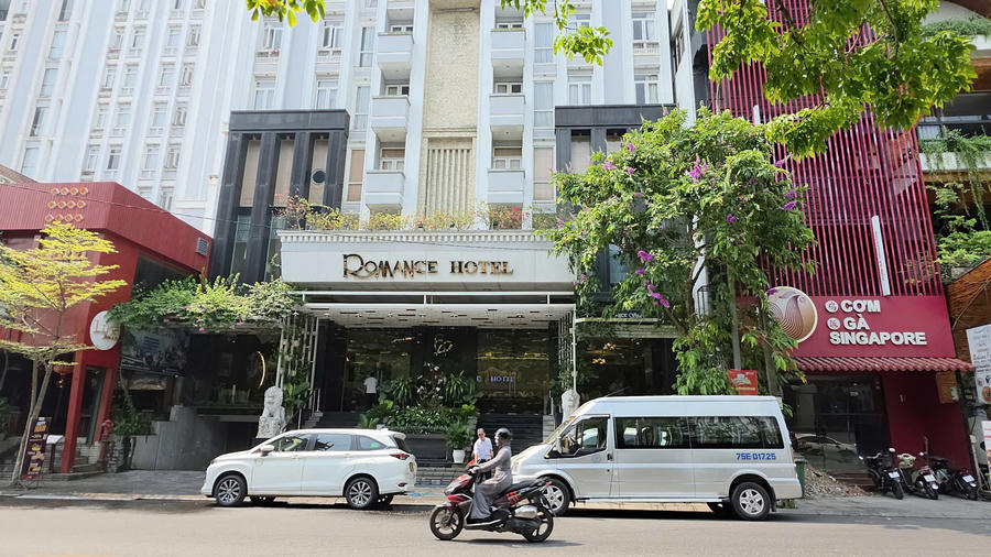 Khách sạn Romance.