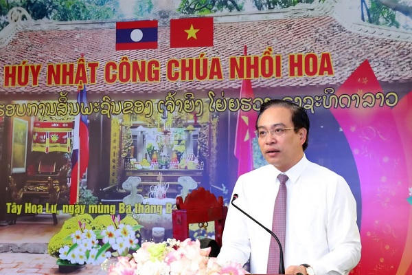 Phó Chủ tịch UBND tỉnh Ninh Bình, ông Đặng Thanh Sơn phát biểu tại lễ khai mạc.