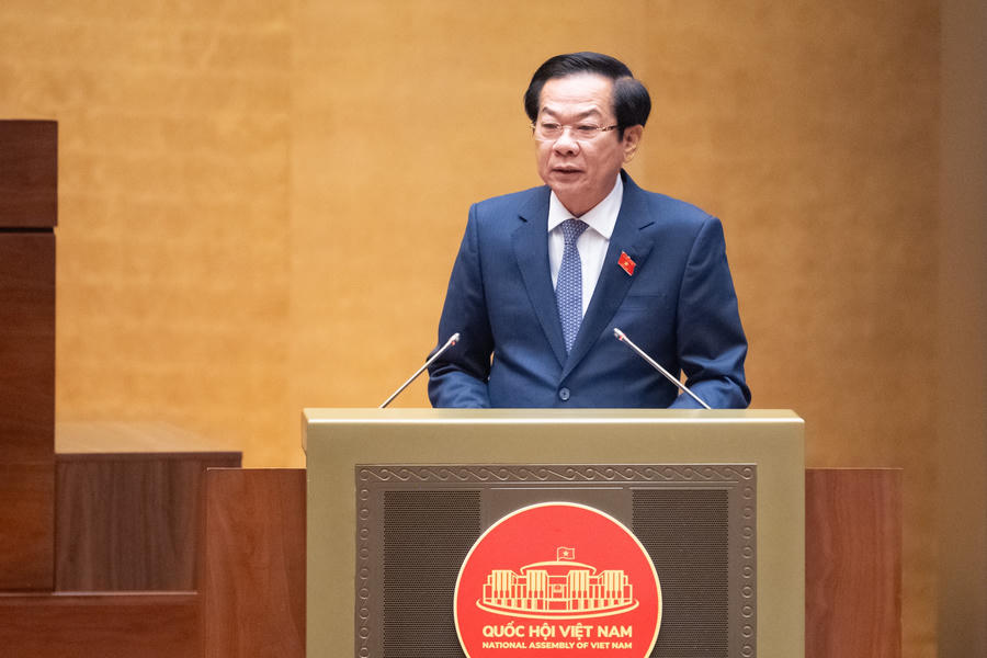 Bộ trưởng Bộ Nội vụ Đỗ Thanh Bình trình bày Tờ trình về Đề án thành lập thành phố Đồng Nai trực thuộc trung ương. Ảnh: Phạm Thắng