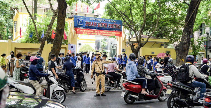 Hà Nội tạm dừng thi công, phân luồng giao thông phục vụ kỳ thi THPT 2026. Ảnh minh hoạ.