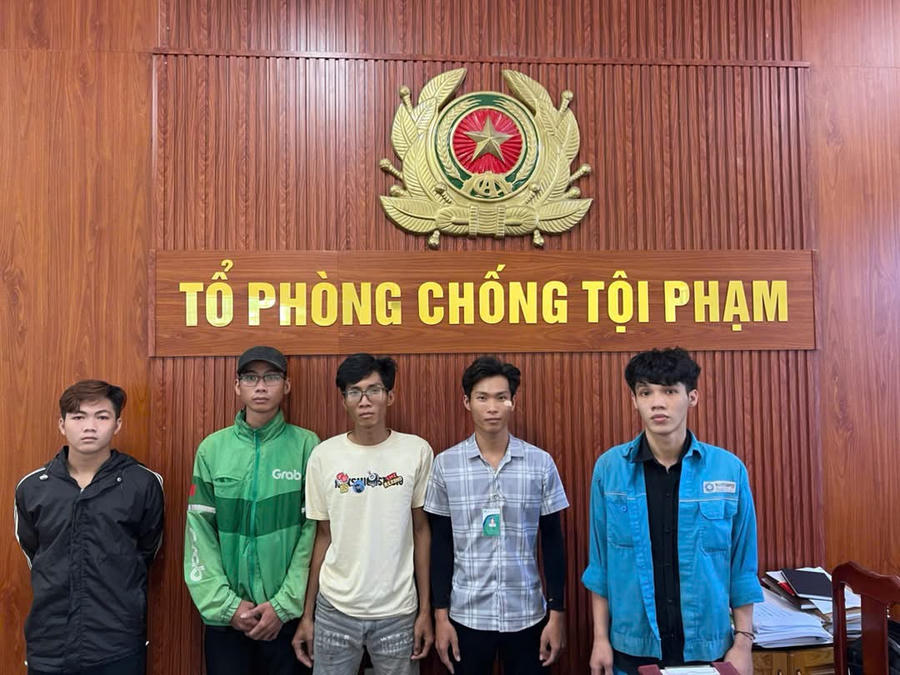 Các đối tượng trong vụ gây rối trật tự công cộng.