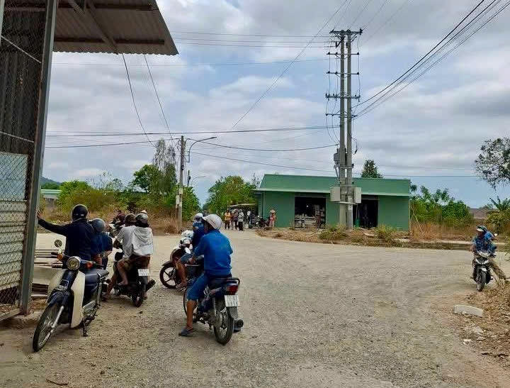 Khu vực lán trại xảy ra vụ án mạng nghiêm trọng.