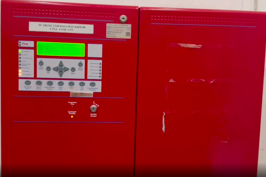Hệ thống phòng cháy chữa cháy báo cháy giả giả nhưng không có tiền để bảo trì gây bức xúc cho cư dân.