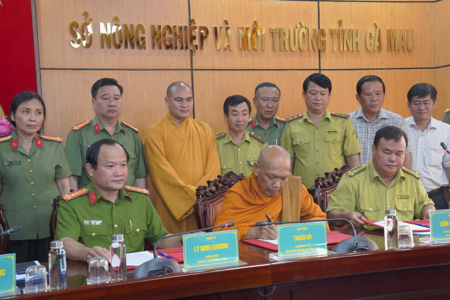 Phòng Cảnh sát kinh tế, Chi cục Kiểm lâm và Ban Trị sự Giáo hội Phật giáo Việt Nam tỉnh ký kết kế hoạch phối hợp.
