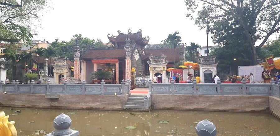 Đền Quốc tổ Lạc Long Quân