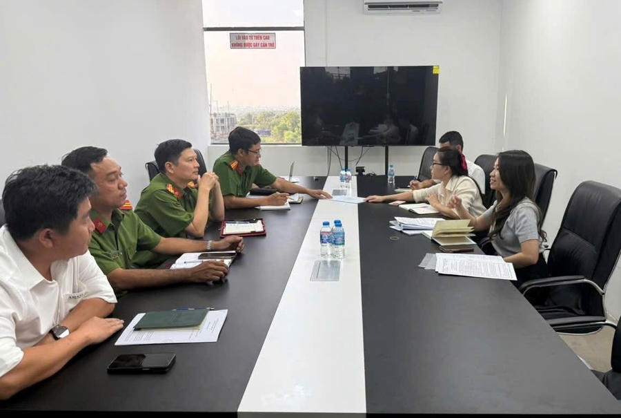 Hình ảnh Đoàn công tác Đồn Công an KCN Long Thành làm việc tại các nhà máy, doanh nghiệp ZQ (Việt Nam), Wave Crest, Ánh Dương, Kingclean và Kingfa Science & Technology.