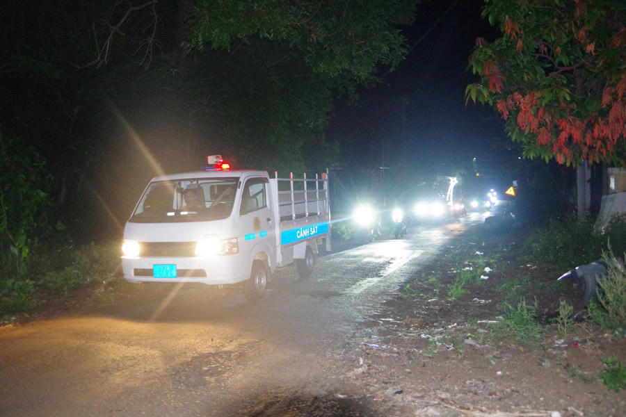 Các lực lượng tuần tra xung quanh các tuyến đường trọng điểm.