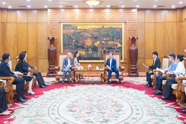 Quang cảnh buổi làm việc.