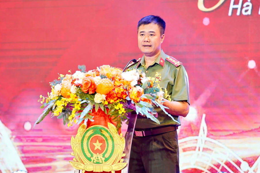 Đại tá Nguyễn Ngọc Quyền, Phó Giám đốc Công an thành phố Hà Nội, Trưởng ban Tổ chức liên hoan phát biểu khai mạc.