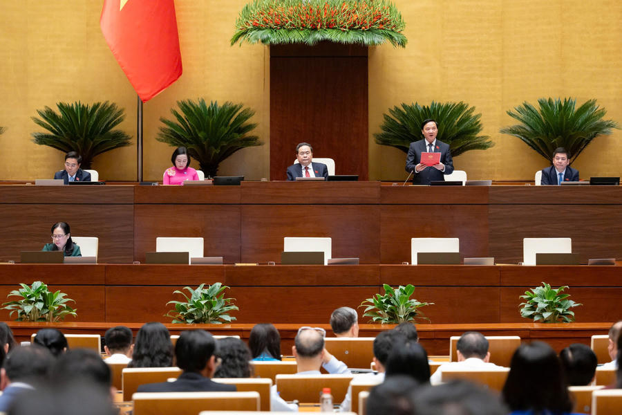 Quang cảnh phiên làm việc chiều 23/4.