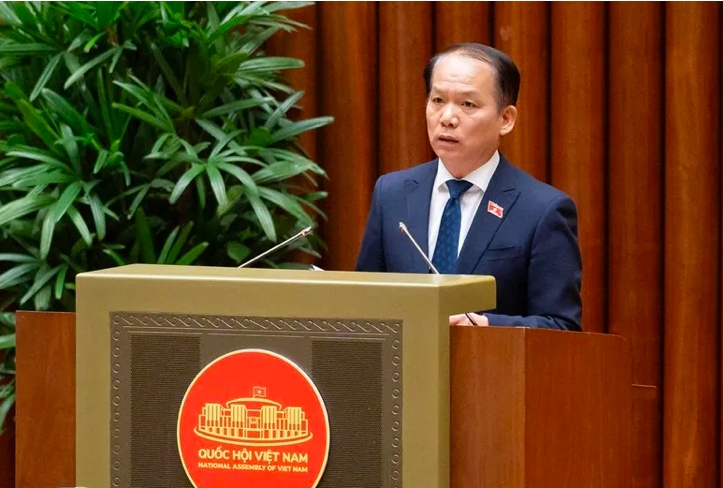 Bộ trưởng Bộ Tư pháp Hoàng Thanh Tùng báo cáo tiếp thu, giải trình và chỉnh lý dự thảo Luật Thủ đô (sửa đổi) trình Quốc hội xem xét, thông qua. Ảnh: Media Quốc hội