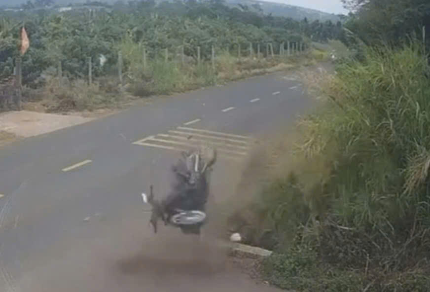 Hiện trường vụ tai nạn giao thông. Ảnh: Cắt từ clip