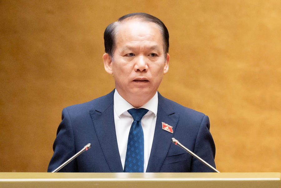 Bộ trưởng Hoàng Thanh Tùng báo cáo tiếp thu, giải trình các dự án luật, nghị quyết. (Ảnh trong bài: quochoi.vn)