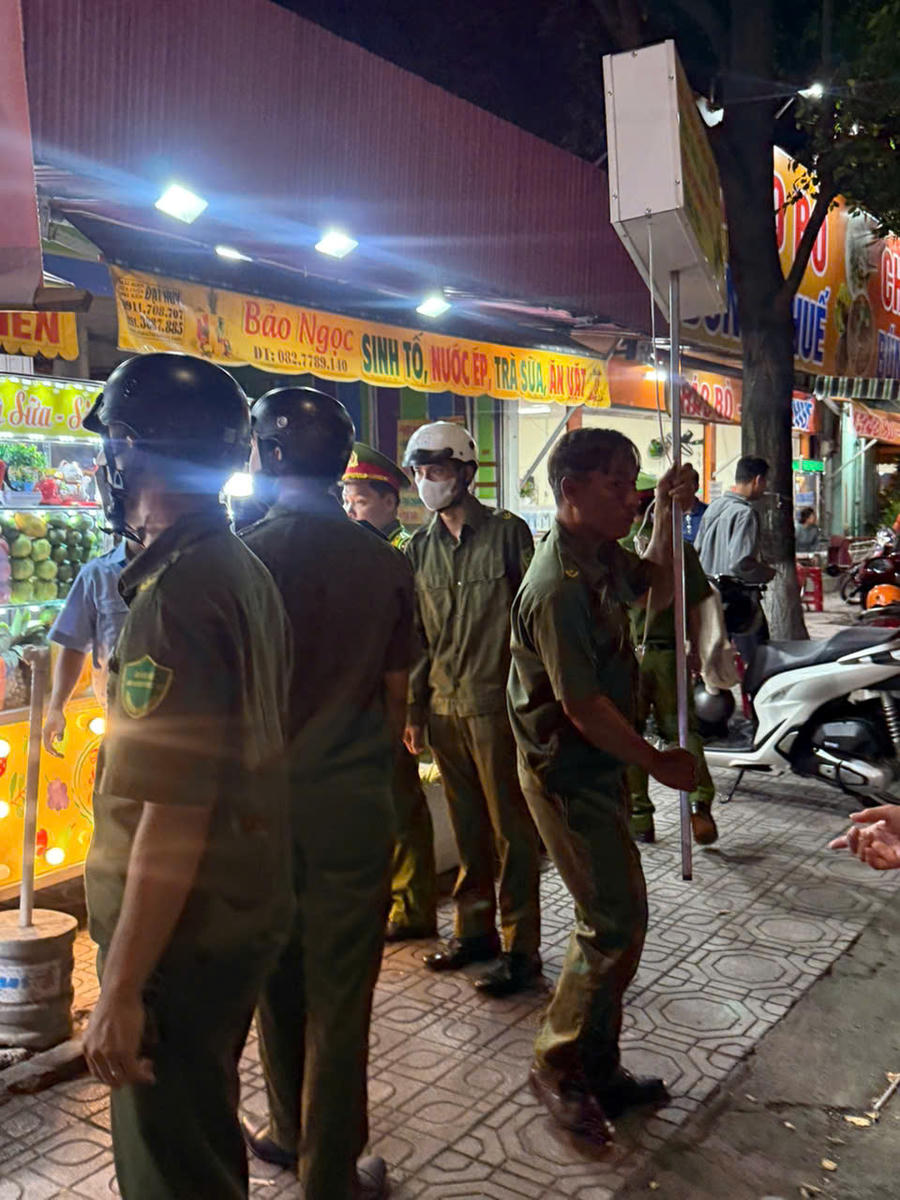 lực lượng chức năng lập biên bản, xử lý, chấn chỉnh các trường hợp vi phạm.